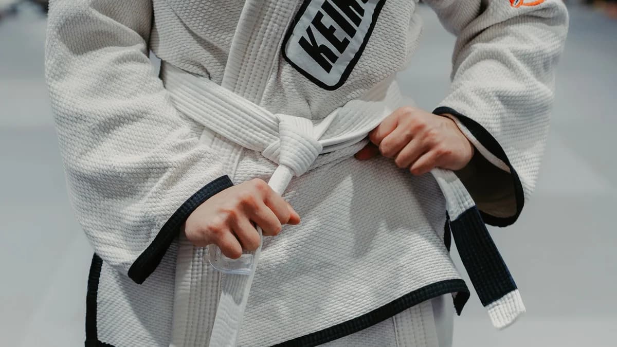 How to Tie a BJJ Belt: Step-by-Step Guide (2 Methods)